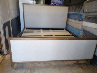 📢💢📢💢 $599 bed frame size king available 📢💢📢💢