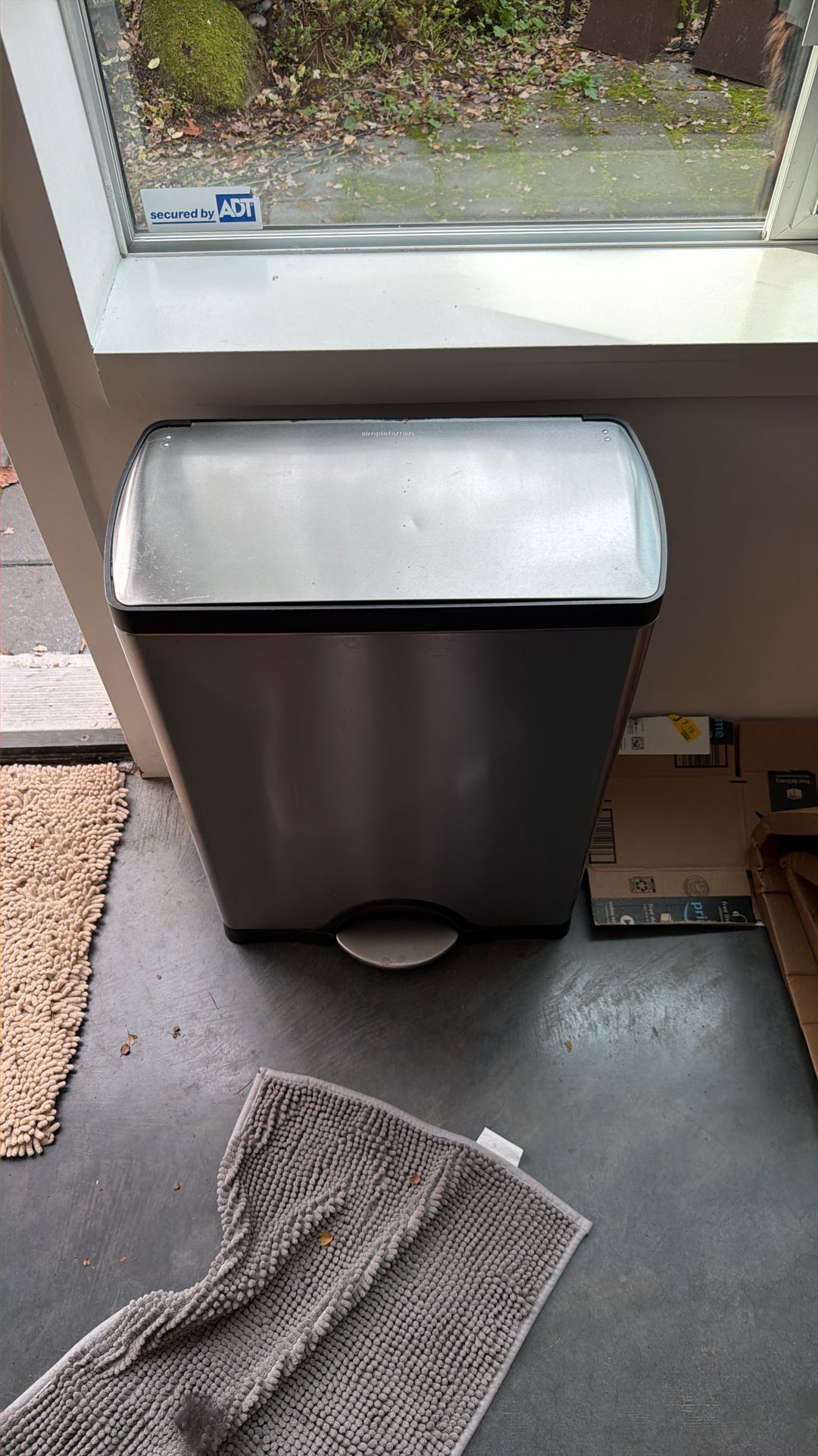 simple human trash can/recycle combo