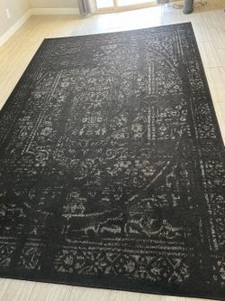 Modern Black/Charcoal Area Rug – Great Condition