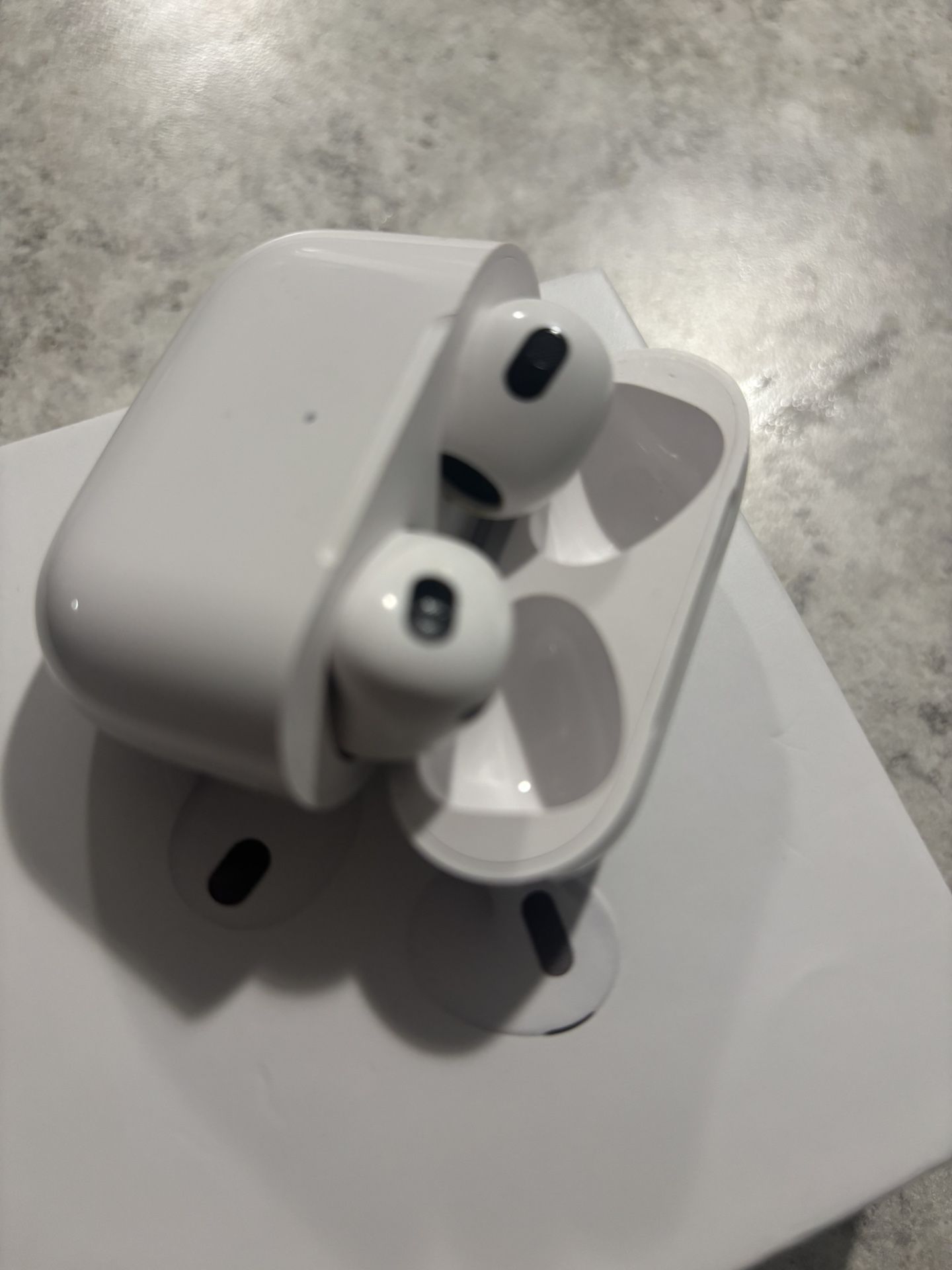 Apple airpods