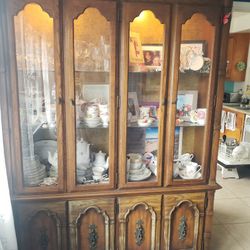 China Cabinet With Lights