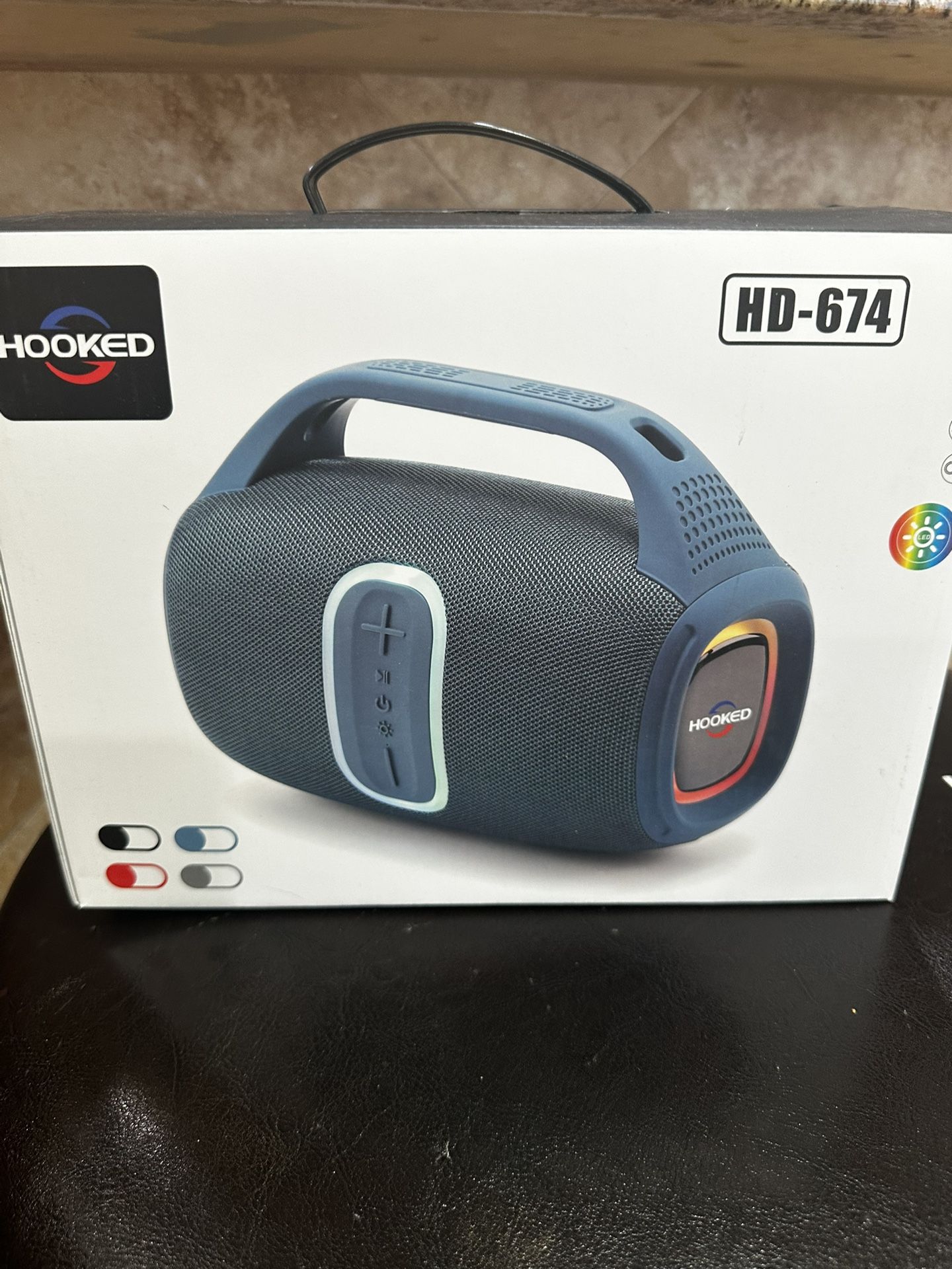Hooked Portable Subwoofer Speaker Black