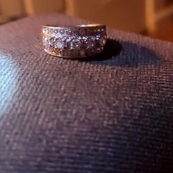 Deal On 14k White Gold Real Dimond Ring In Perfect Condition!!!