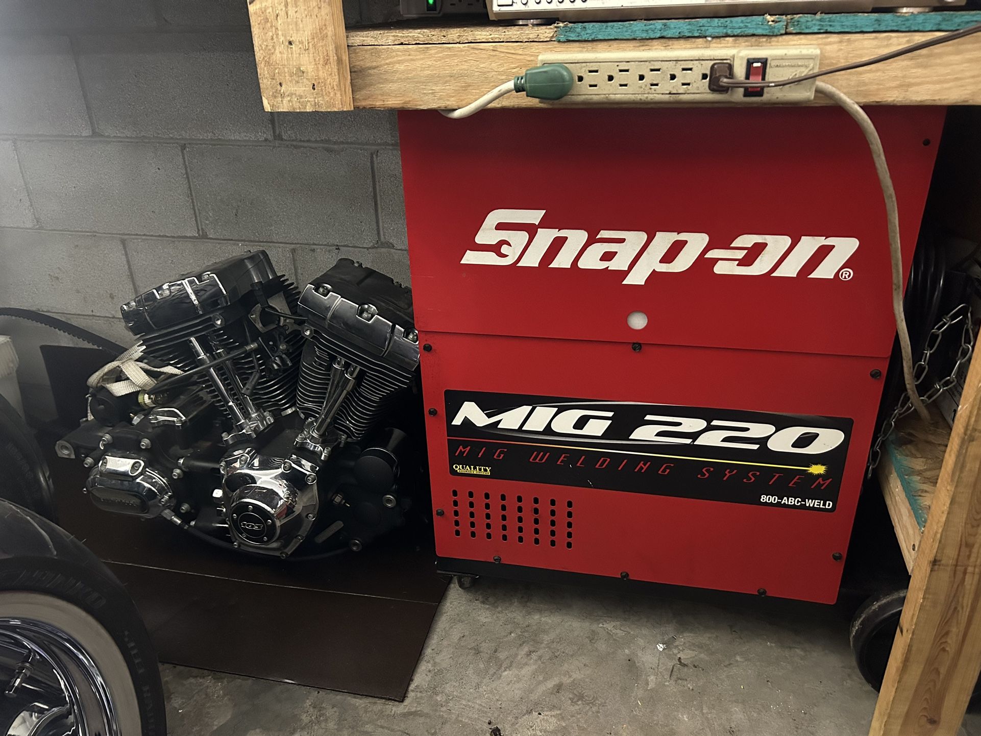 Snap-On 220 MIG Welder *NEVER USED*