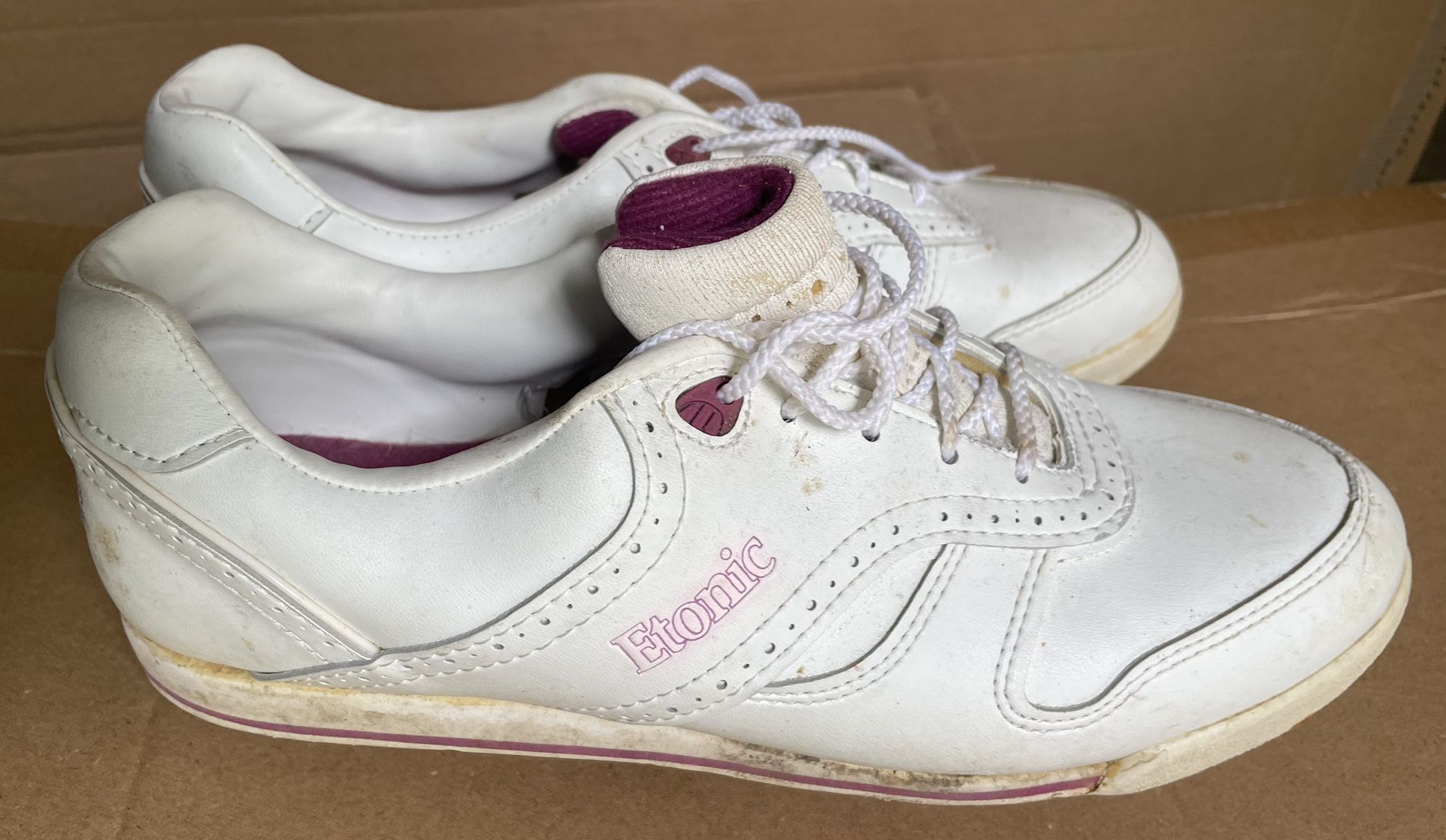 Etonic Golf Shoes ST 8006 Womens 9.5 M White Leather Removeable Kiltie Metal Spike