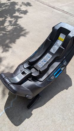 Nuna PIPA Infant Car Seat Base with Load Leg / Rigid LATCH