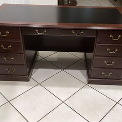 Office desk and chair