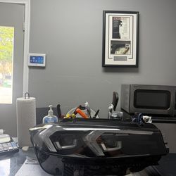 BMW 330i 340i ORIGINAL OEM RIGHT PASSENGER LED HEADLIGHT CHROME GOOD CONDITION 2023-2026