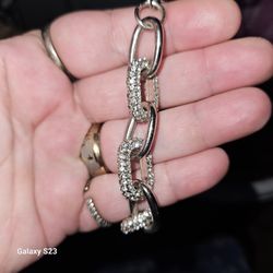 Chain Link Bracelet With Rinestones