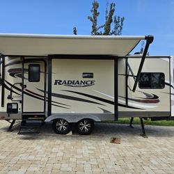 21' Cruser Radiance Travel Trailer  $22,000