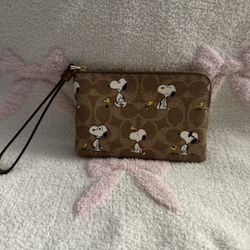 Coach Peanuts Collection Corner Wristlet 