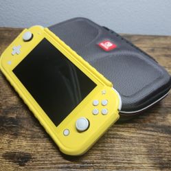 Nintendo Switch Lite *BUNDLE* (Yellow)