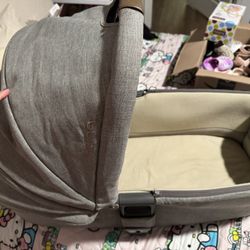 Gray Nuna Bassinet