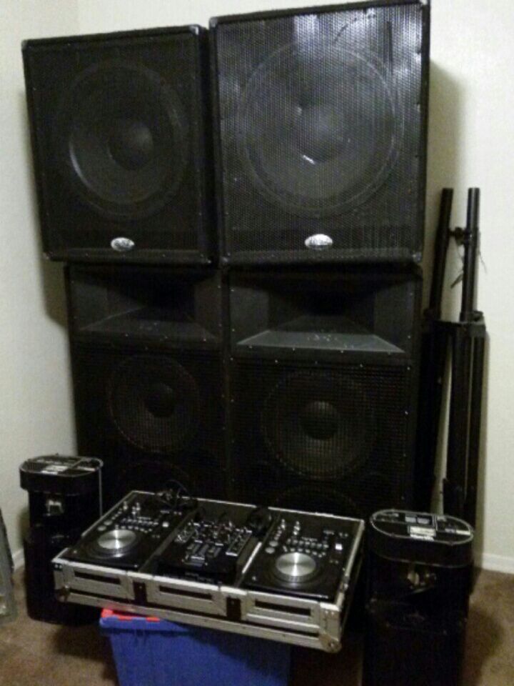 Dj equipment