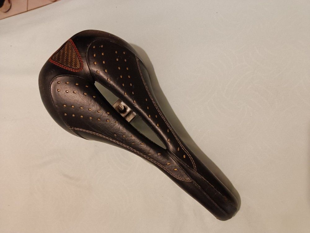 Seat SELLE ITALIA leather & Carbon Fiber 60 O r Best Offer