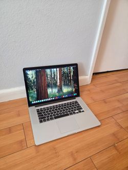 Macbook pro 15 inch  i7 8gb ram 512gb ssd, Adobe, ms office, logic pro final cut or best offers