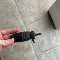 E36 BMW Sedan Hood Washer Jet Pump 