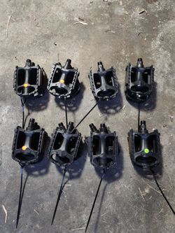 BRAND NEW pedal sets 9/16