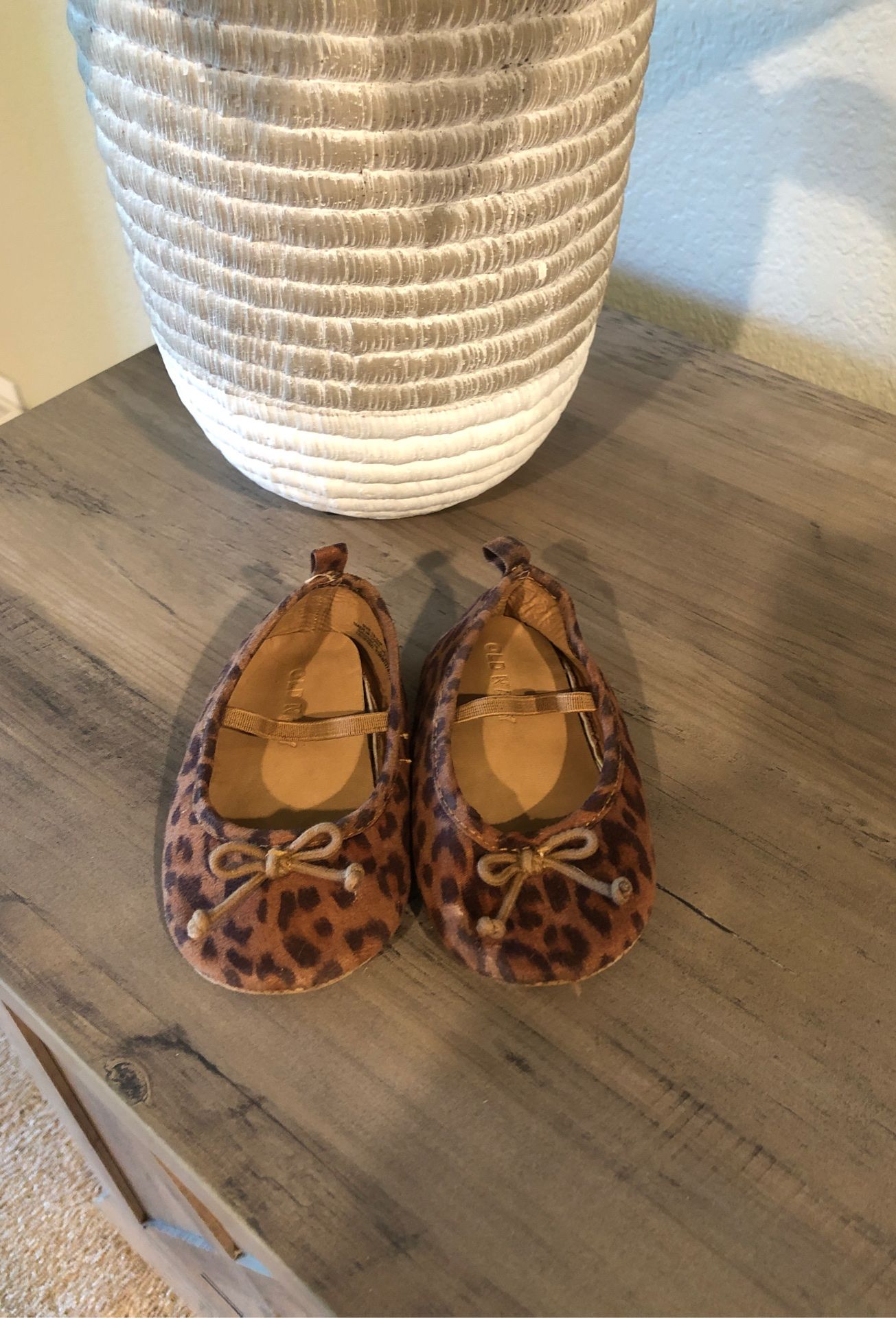 Old Navy Baby Shoes - leopard - size 18-24 mo