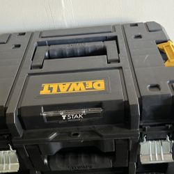 Dewalt TSTAK II 13 in. Stackable Flat Top Tool Storage Case