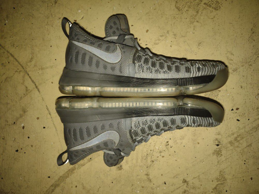 Nike Zoom KD 9 Battle Grey Basketball Shoes
Size 10 Men