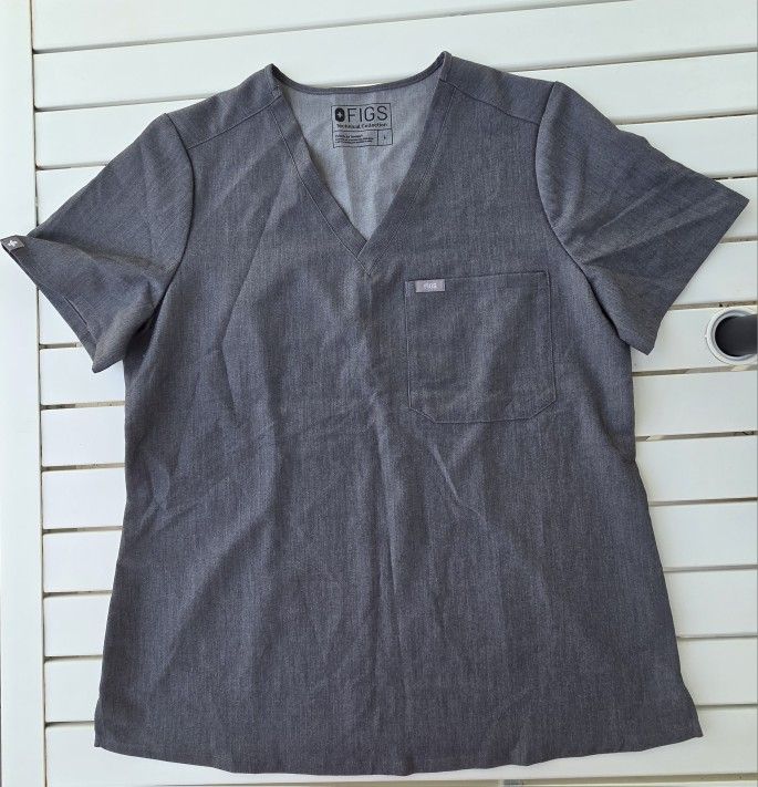 Figs Catarina One-Pocket Scrub Top Style # FW1000 Cut # 1225  charcoal Scrub Top Size large 