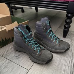 Danner Women’s Explorer 650 Hiking Boots