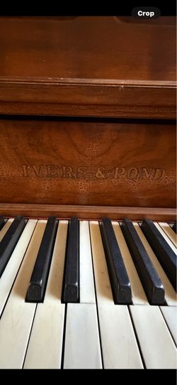 Piano Up Right