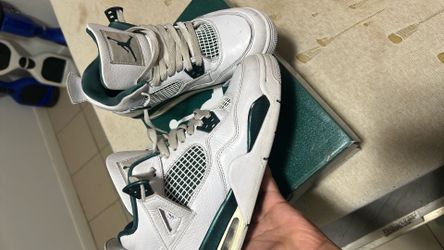 Jordan 4 