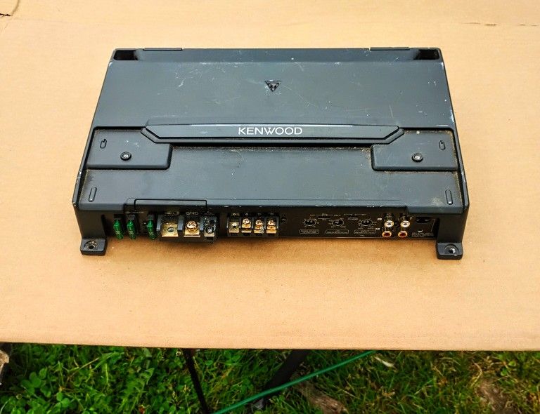 Kenwood 1800 Watt Peak Amplifier Kac-9105D
