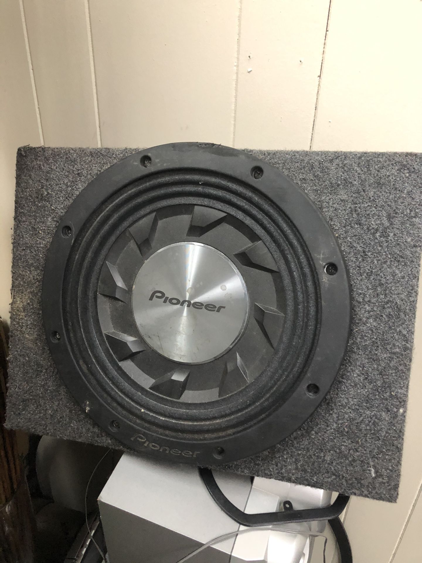 Pioneer 12 inch subwoofer with angle box to fit under seat for Sale in Medley, FL OfferUp