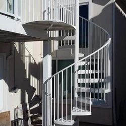Spiral Staircase 