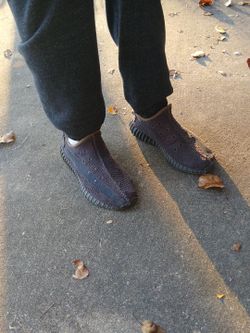 Yeezy 350 or 370 boost decent  condition