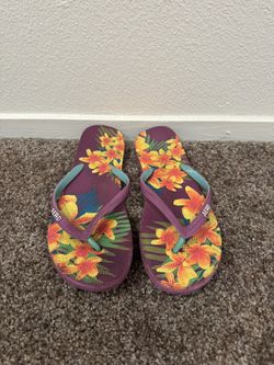 Flip-Flops/Sandals