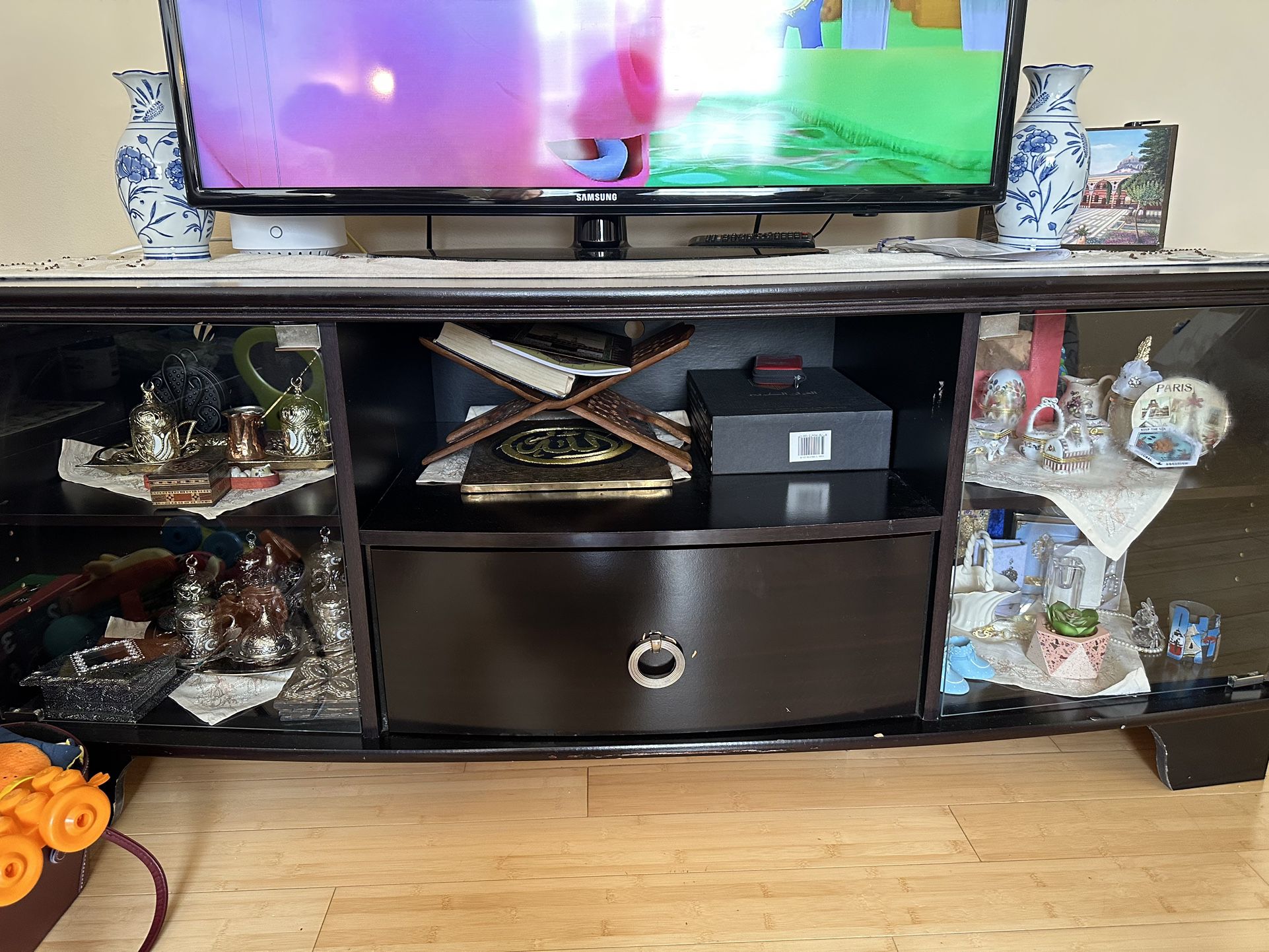 Tv Stand Up To “55” Inch