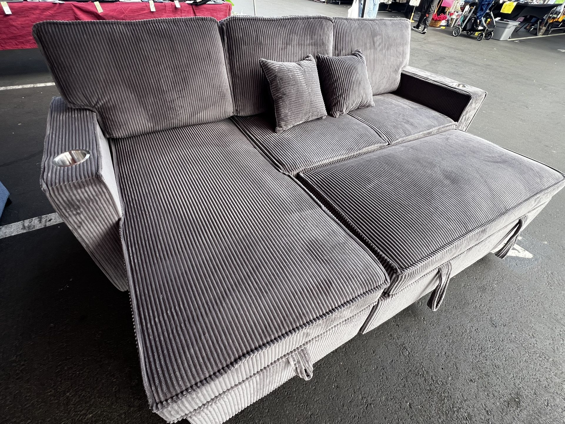 Sectional Sleeper W/chaise And USB Port