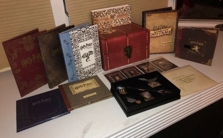 🧙‍♂️ HARRY POTTER CHEST BOX WITH DVD’s & MORE