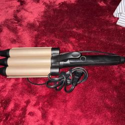 Triple Barrel Hair Waver Curling Iron