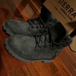 Dark navy blue suede Timberland Boots US Size 4 Boys