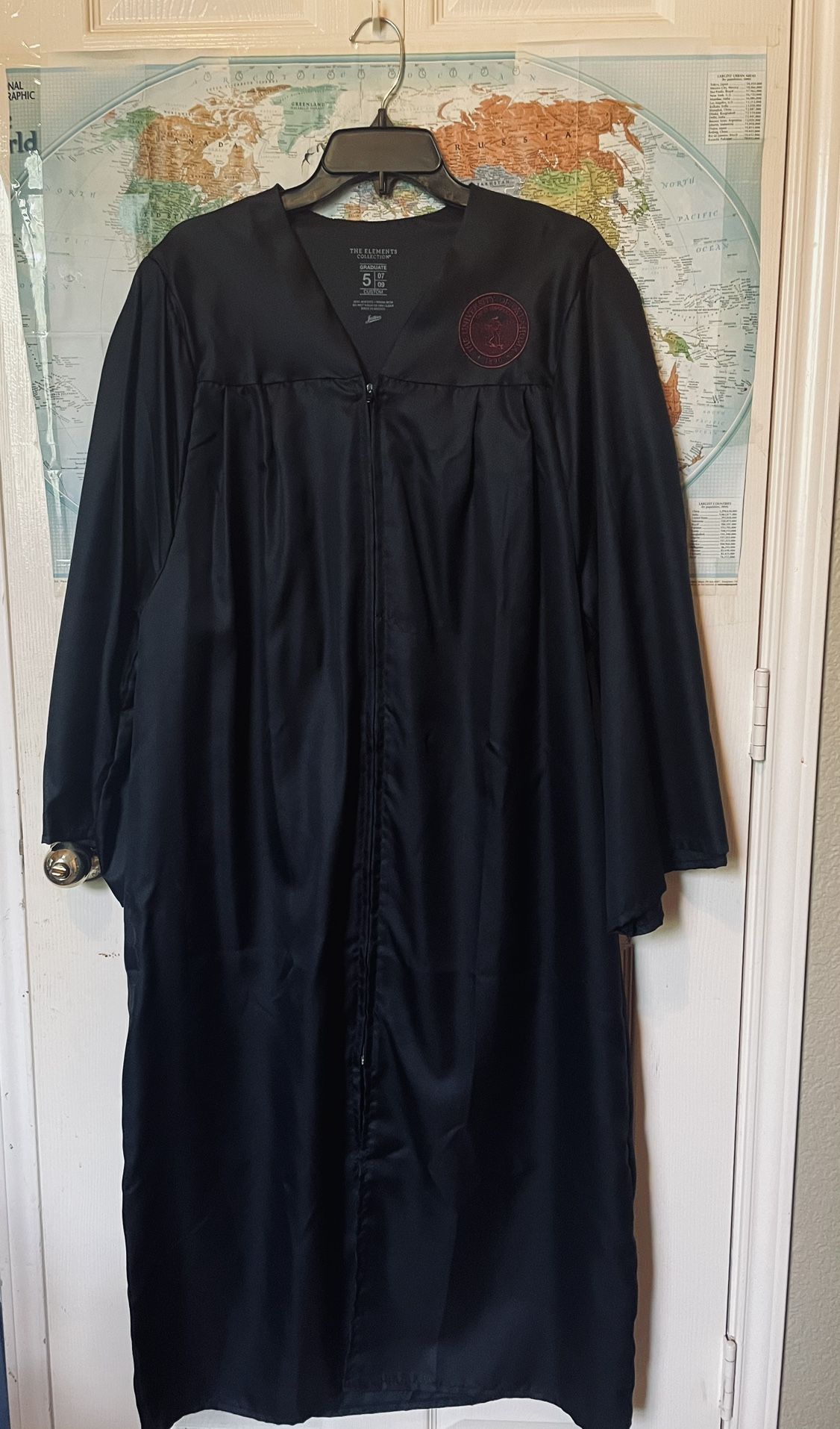 University Oklahoma Graduation Gown. 