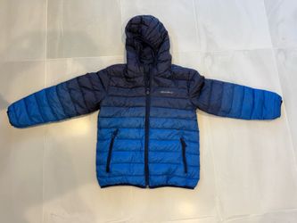 A reversible lightweight jacket for boy