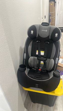 Safety first car seat. Make Reasonable Choices offer missing left cup holder