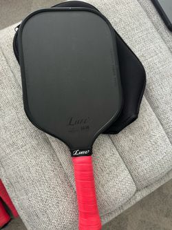 Luzz Pro Cannon Pickleball paddle
