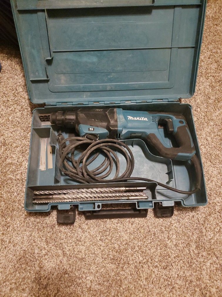MAKITA HAMMER DRILL