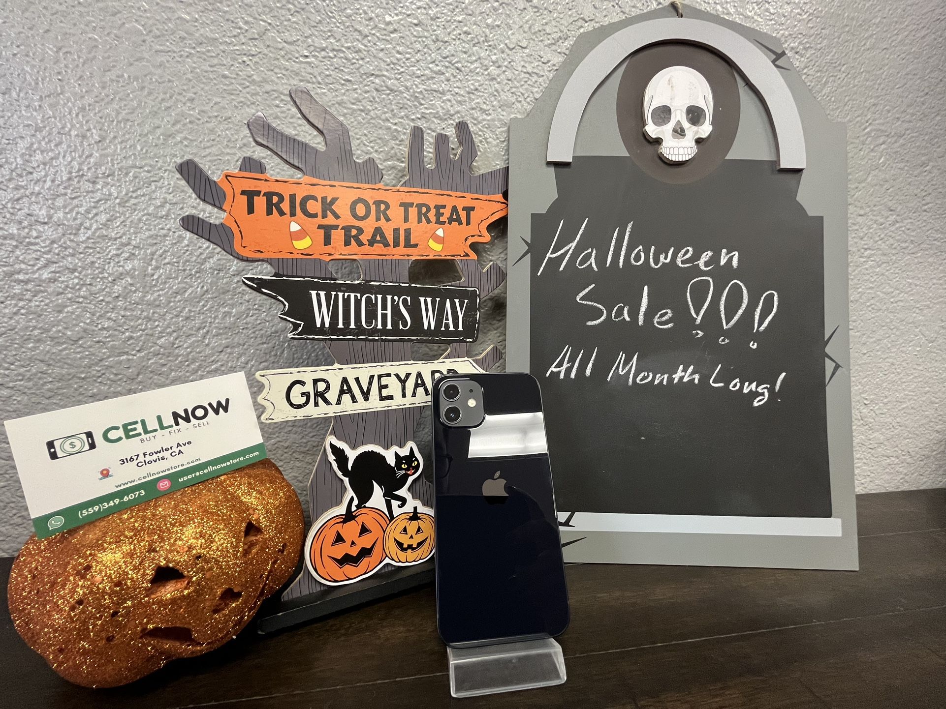 Halloween Promo 💀👻🎃 iPhone 12 Verizon 64GB - Black