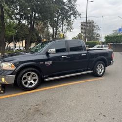 2014 Ram Laramie 1500