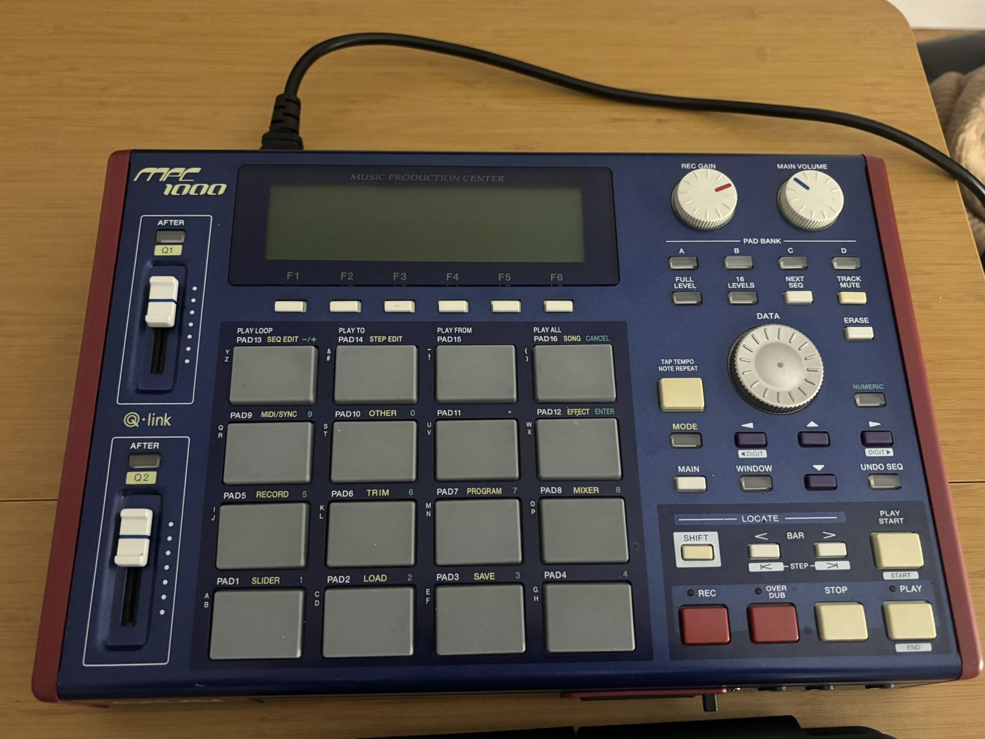 Akai MPC 1000