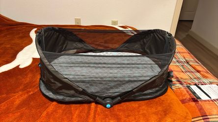 Travel bassinet for baby