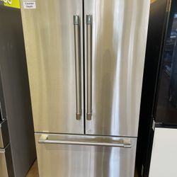 Thermador 36 Inch Wide Refrigerator 