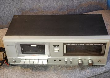 Fisher CR-113 Studio Standard.
Single Cassette Deck.